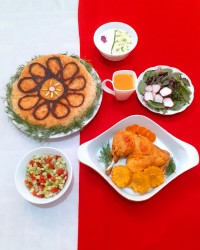 مرغ زعفرانی ته دیگ طرح دار
