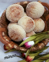 نان با مغز پنیر و گردو