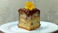 کیک اسفنجی (با سه قلم مواد)
