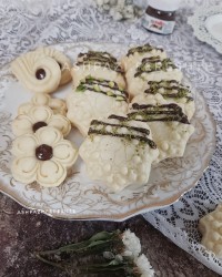 شیرینی با مغز شکلات