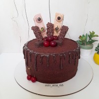 کیک اسفنجی با پف ۸ سانتی