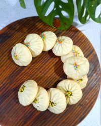 شیرینی با مغز شکلات