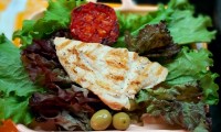 مرغ رژیمی گریل شده به همراه سبزیجات