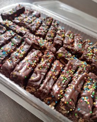 شکلات بیسکویتی