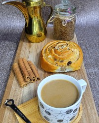 رول دارچینی کشمشی