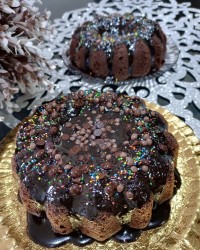 کیک شکلاتی با طعم موکا