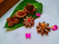 شیرینی شکلاتی گردویی مربایی