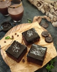 کیک قهوه گردویی فول شکلاتی