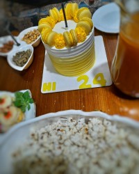 میز تولد آقای همسر