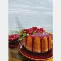 کیک انار به همراه کرم انار