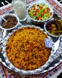 دمی گوجه با لوبیا