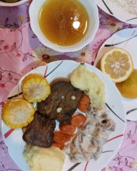 خوراک زبان با سس بشامل و قارچ