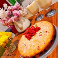 کیک زرشک زعفرانی