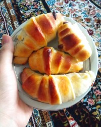 نان شکلاتی سه نان به شکل کروسان