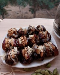 خرما شکم پر