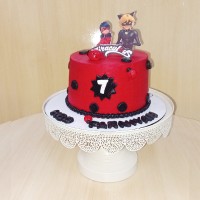 کیک دختر کفش دوزکی