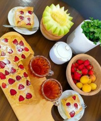 کیک توت فرنگی تازه