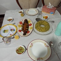 سبزی پلو با ماهی شکم پر قزل آلا