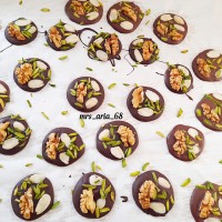 شکلات آجیلی