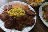دمی لوبیا چشم بلبلی و شامی کباب و سالاد