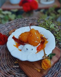 دسر گلابی داغ با بستنی