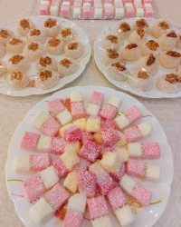 مارشمالو و باسلوق شب یلدا