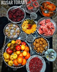 میز یلدایی