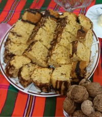 کیک هویج و گردو سینی میوه