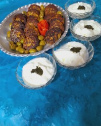 کتلت مرغ وسویا وباسبزی محلی ازخودم دراوردم ولی خوشمزه بود