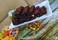 کیک براوونی فندوقی ترکای شکلاتی خوشگلش منو کشته