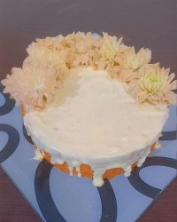 کیک وانیلی با روکش شکلات