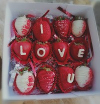 دسر توت فرنگی شکلاتی