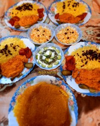 شینسل مرغ با برنج و مخلفات با ته دیگ طلایی