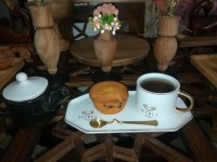 کاپ کیک کشمش و دمنوش گل گاو زبان