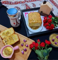 کیک گلاب وزعفران پست تقدیمی