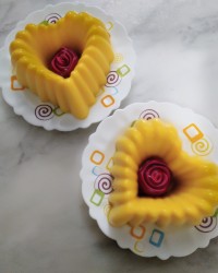 کرم زعفرانی بادستور خوب پاپیون