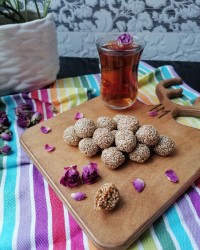 لقمه کنجدی