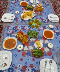 مرغ سرخ کرده بامخلفات بکوب لایکووو