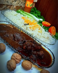 فسنجون مجلسی با مرغ