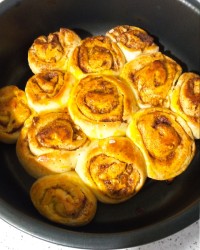 نان رول دارچینی با نصف دستور