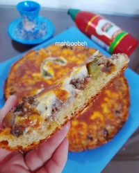 پیتزا با خمیر دونات ?