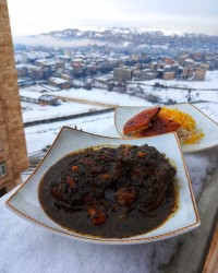 مرغ ترش گیلانی ناهار روز برفی