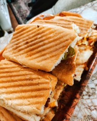 پنینی گوشت و قارچ