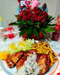 استیک مرغ و سس قارچ کیک قلبی