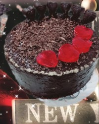 کیک ولنتاین دومین کیکم شمازیبابیبینید ???