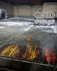 ماهی کبابی زعفرانی در یک شب برفی (کپشن)