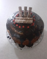 کیک .ژله .پفیلا واما بادام سوخته خودم پز