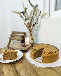 آموزش آنلاین کیک کافی شاپی نسکافه با کرم تافی