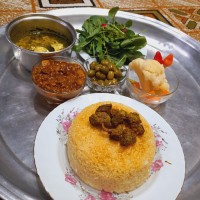 باقلاقاتوق قیمه ترشی سبزی _محلی زیتون برنج _محلی قرمه خشک باگوشت _گوسفندی