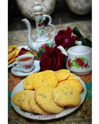 شیرینی کشمشی باروغن مایع ورق بزنیدلطفا